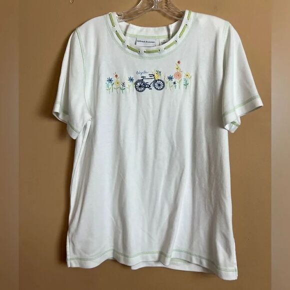 Vintage Alfred Dunner White Short Sleeve Bicycle Scene Shirt Size Small - Picture 1 of 6